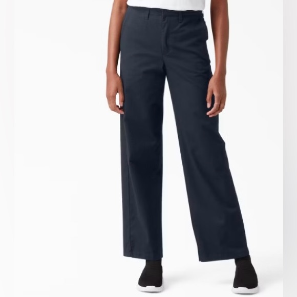 Dickies Pants - NWT Dickies Wide-Leg High Rise Twill Pants
Women’s 32 Reg Rinsed Dark Navy